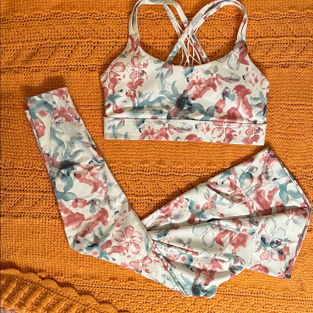 Freely Floral Sports Bra and Leggings Set size Large